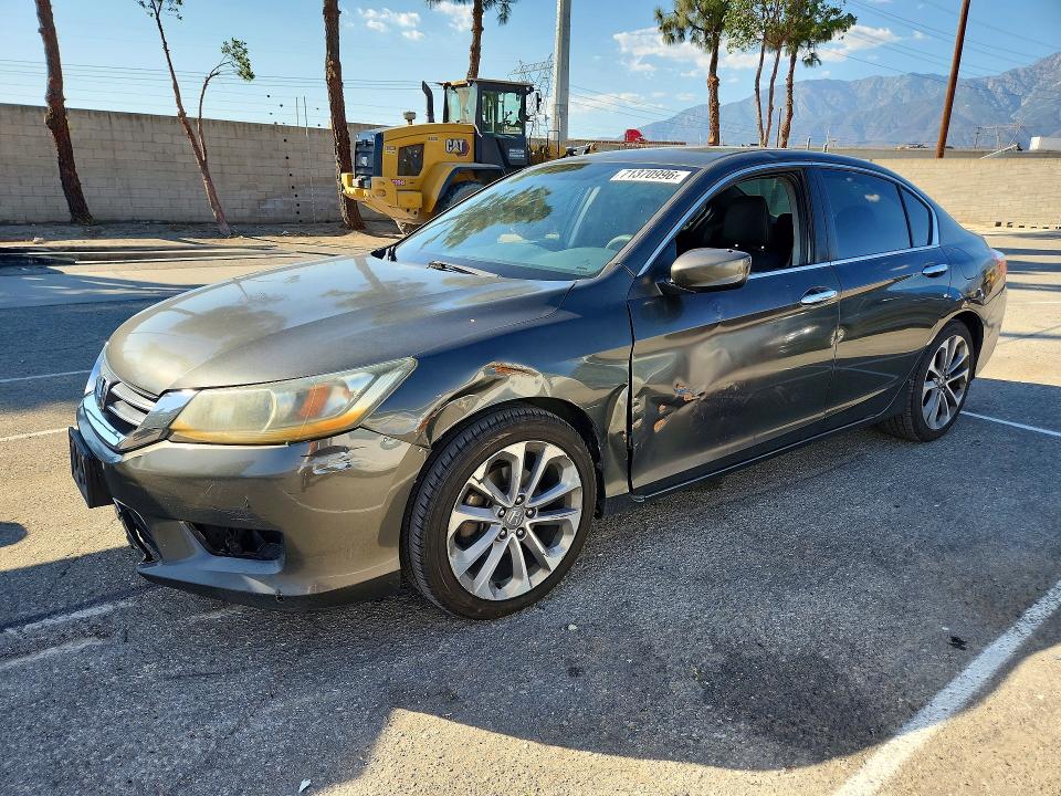 HONDA ACCORD 2014 с VIN 1HGCR2F59EA270459 - Снимка от търг