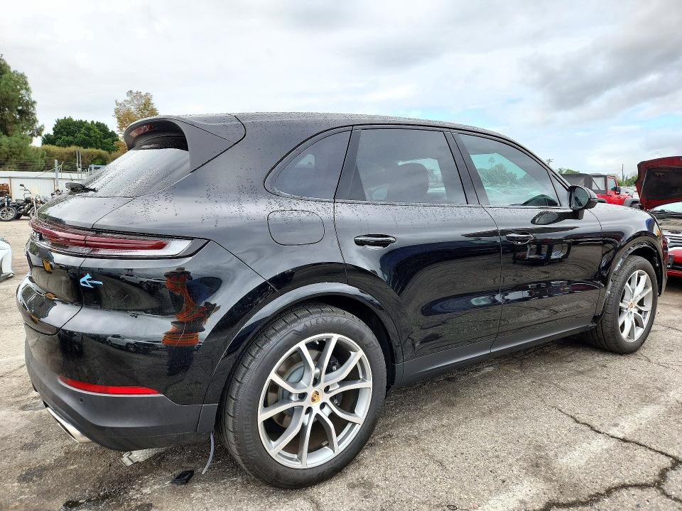 Zdjęcie 3 z aukcji – 2024 PORSCHE CAYENNE z VIN WP1AA2AY0RDA12350