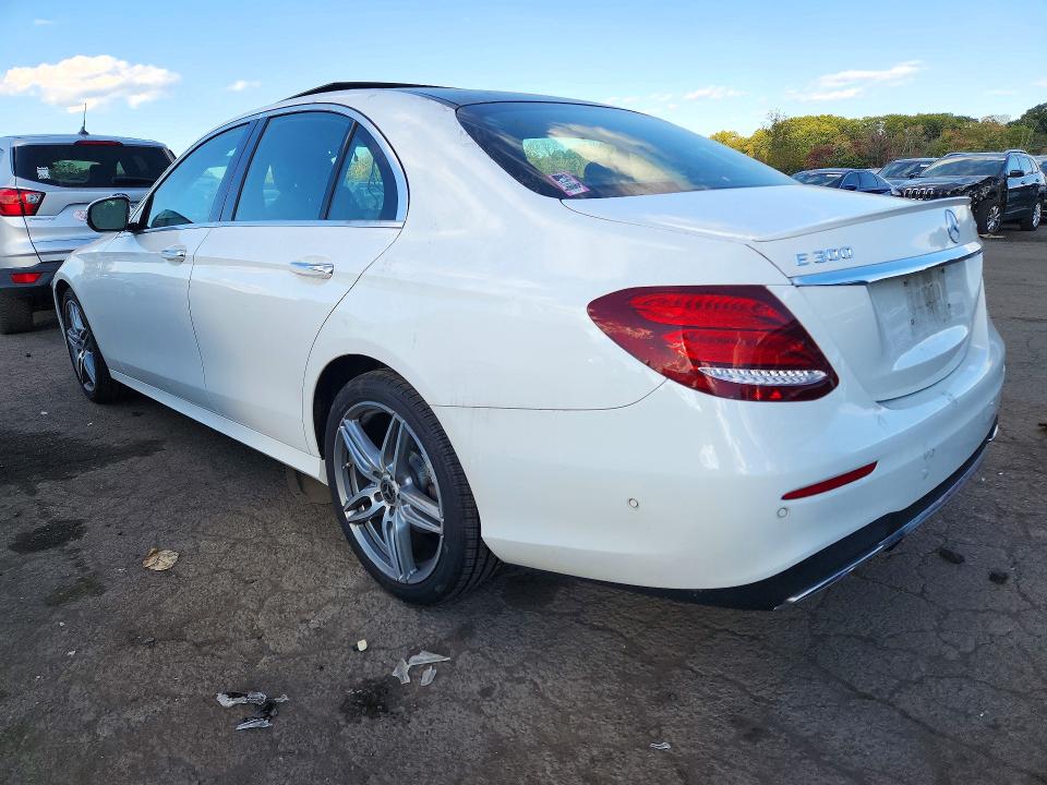 Снимка 2 от търг – 2018 MERCEDES-BENZ E с VIN WDDZF4KB6JA407026