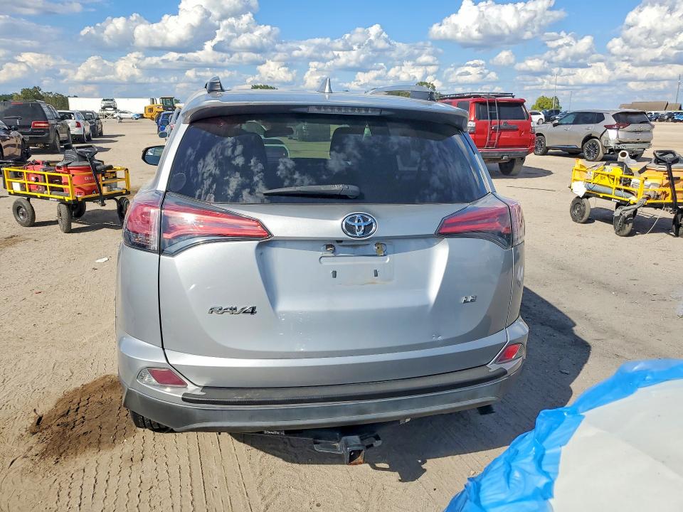 Снимка 6 от търг – 2018 TOYOTA RAV4 с VIN 2T3ZFREV5JW513174