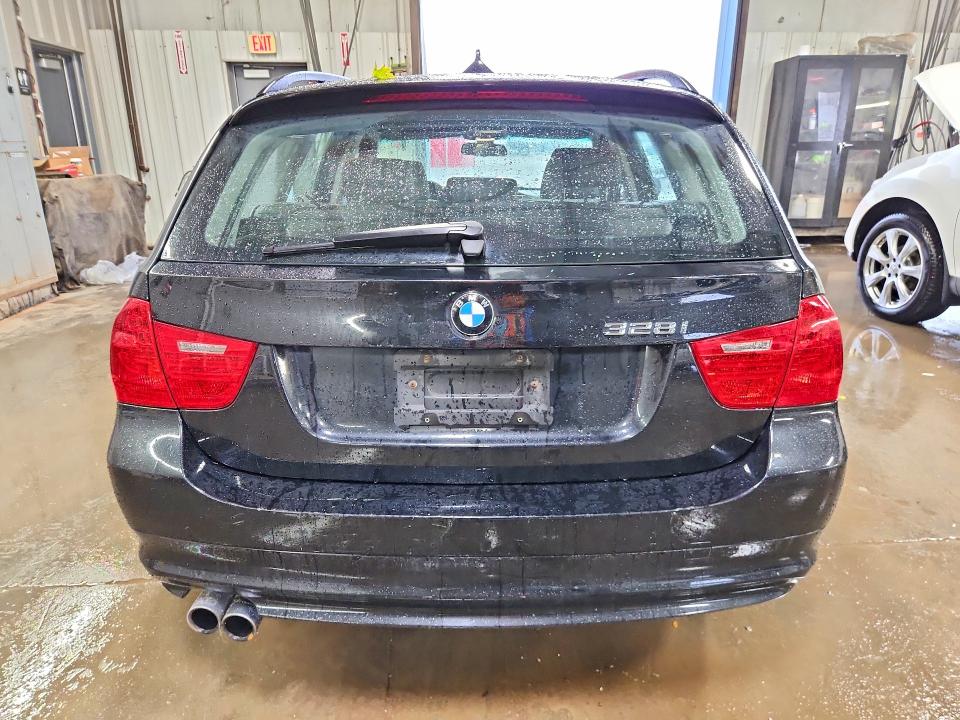 Photo 6 from auction – 2009 BMW 328 with VIN WBAUU33519A540010
