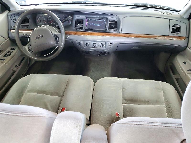 Photo 8 from auction – 2003 FORD CROWN VICTORIA with VIN 2FAFP73W23X212733
