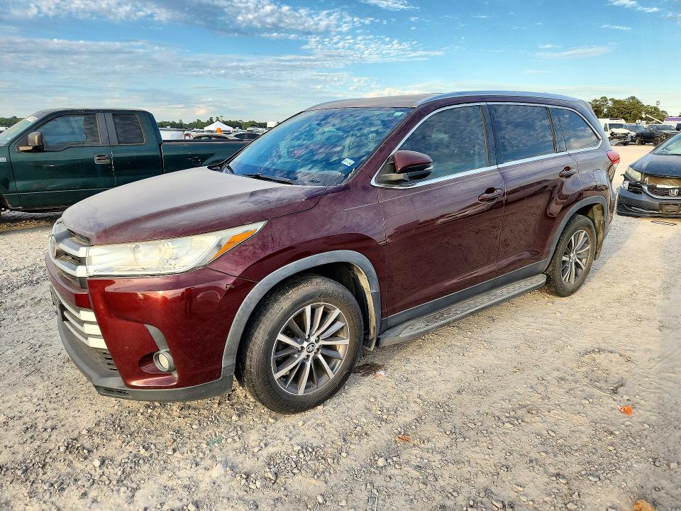 TOYOTA HIGHLANDER 2019 с VIN 5TDKZRFH7KS332470 - Снимка от търг
