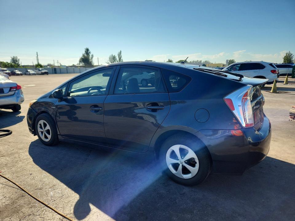 Photo 2 from auction – 2013 TOYOTA PRIUS with VIN JTDKN3DUXD1654237