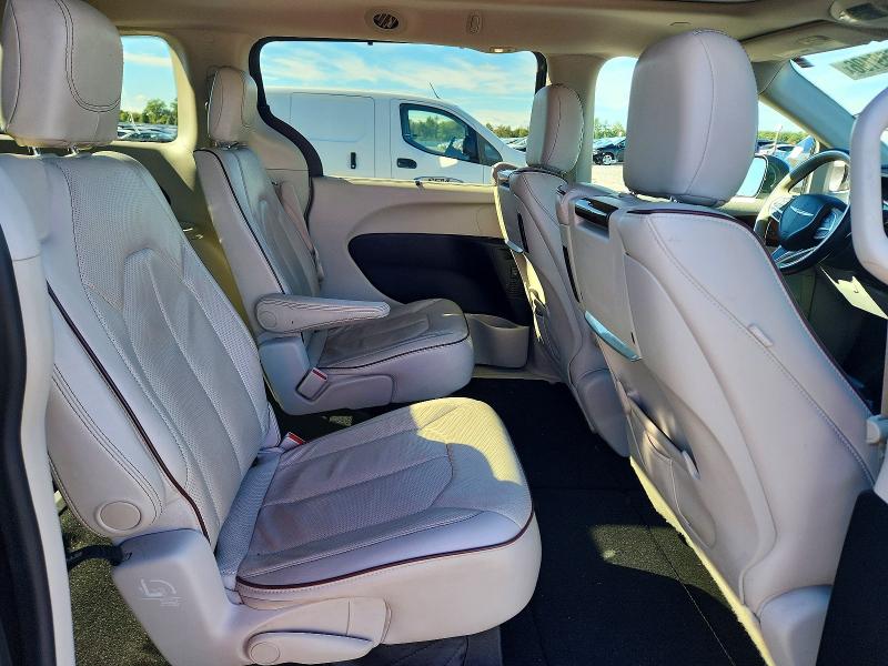 Снимка 11 от търг – 2017 CHRYSLER PACIFICA с VIN 2C4RC1GG0HR788013