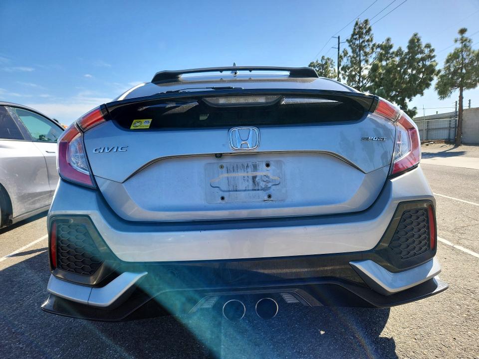 Снимка 6 от търг – 2018 HONDA CIVIC с VIN SHHFK7G42JU226998