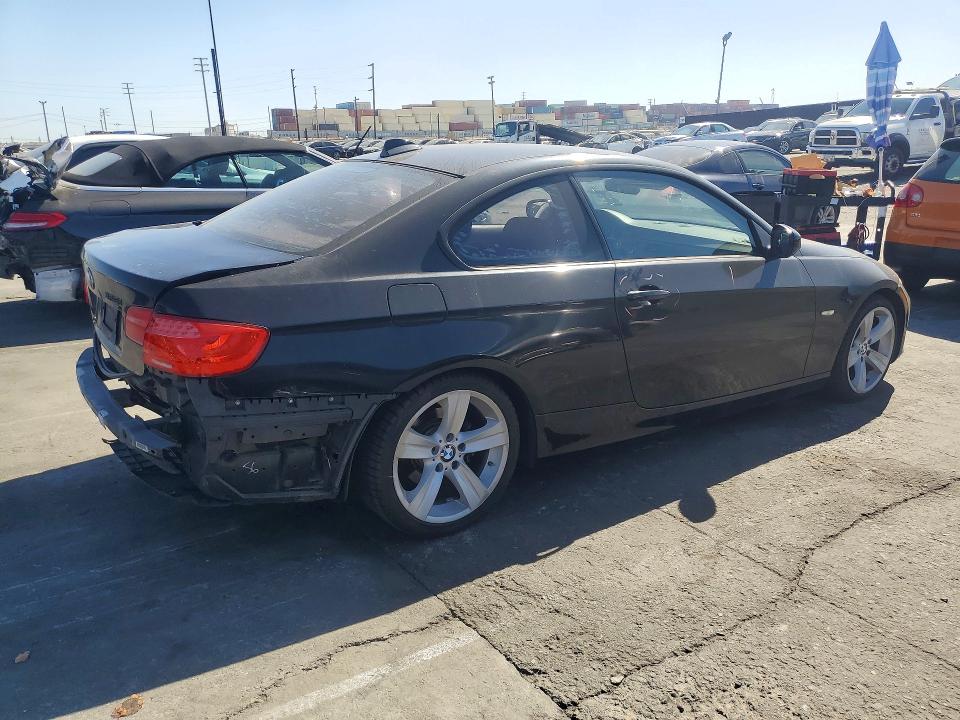 Снимка 3 от търг – 2011 BMW 328 с VIN WBAKE5C55BE429877