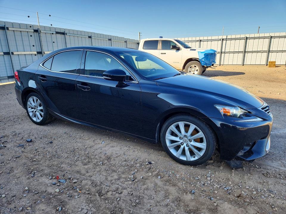 Снимка 4 от търг – 2015 LEXUS IS с VIN JTHBF1D25F5052307