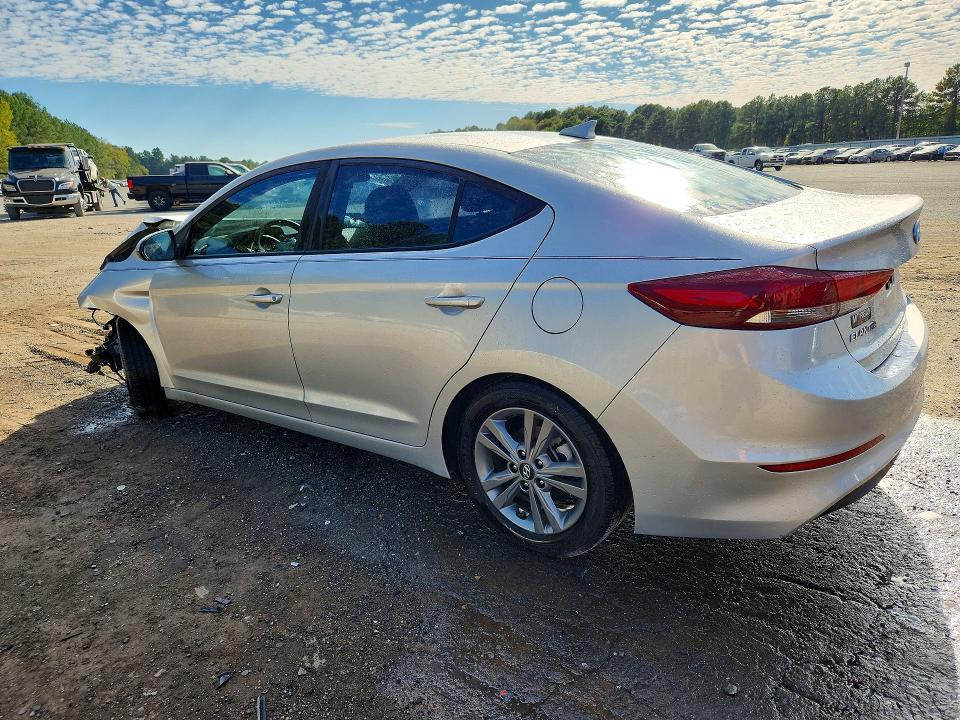 Снимка 2 от търг – 2018 HYUNDAI ELANTRA с VIN 5NPD84LF1JH400302