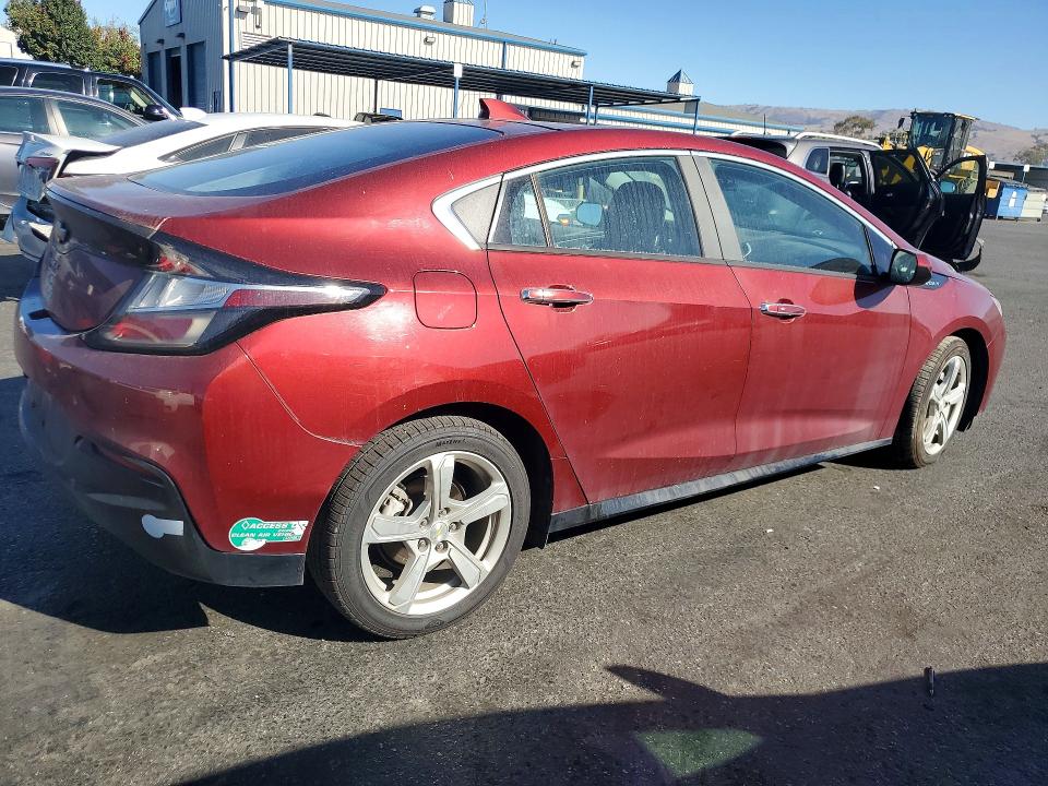 Photo 3 from auction – 2017 CHEVROLET VOLT with VIN 1G1RC6S5XHU115230