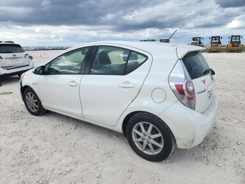 Снимка 2 от търг – 2014 TOYOTA PRIUS C с VIN JTDKDTB35E1561916