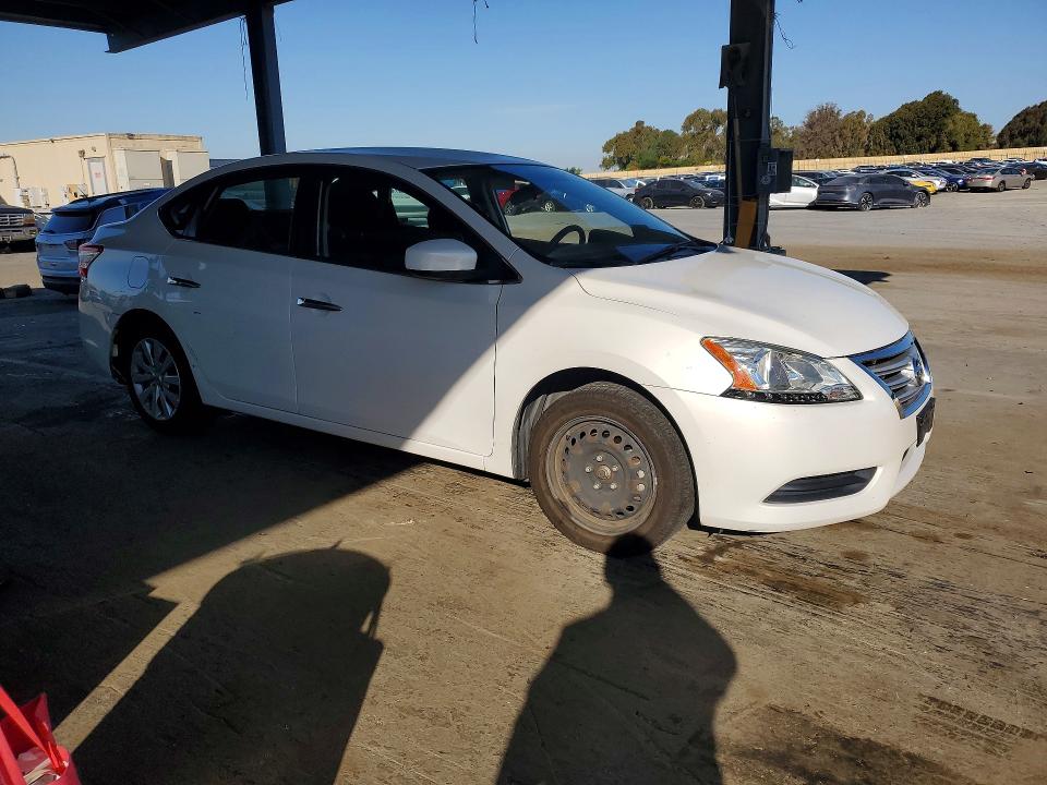 Снимка 4 от търг – 2014 NISSAN SENTRA с VIN 3N1AB7AP3EL643636
