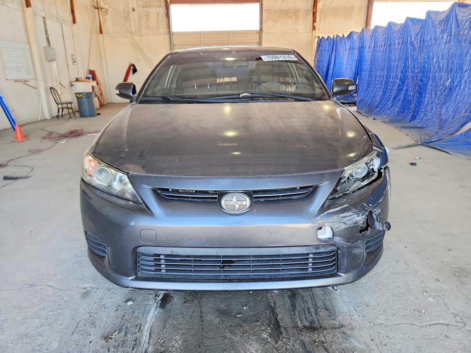 Снимка 5 от търг – 2013 SCION TC с VIN JTKJF5C71D3052081