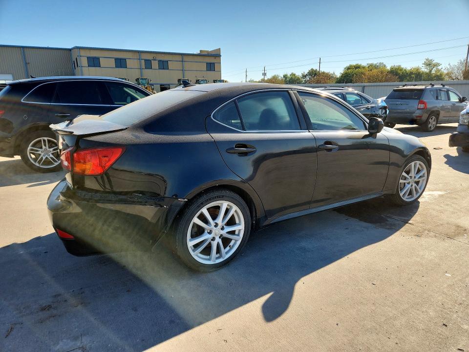Снимка 3 от търг – 2007 LEXUS IS с VIN JTHBE262X72008831