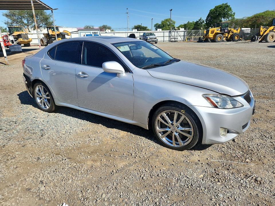 Photo 4 from auction – 2006 LEXUS IS with VIN JTHBE262362005638