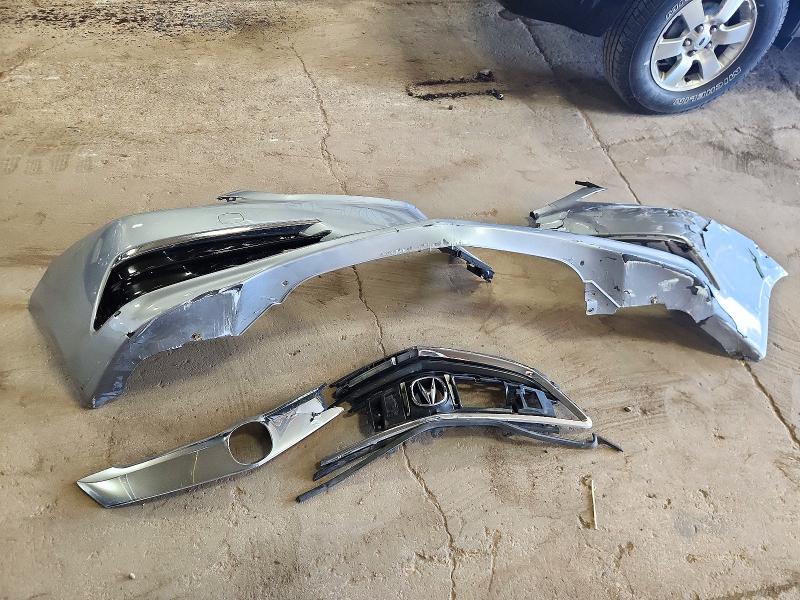Photo 12 from auction – 2015 ACURA TLX with VIN 19UUB3F54FA005965
