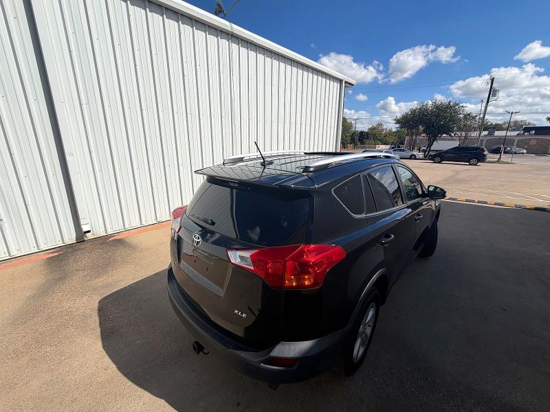 Photo 4 from auction – 2014 TOYOTA RAV4 with VIN 2T3WFREV4EW117973