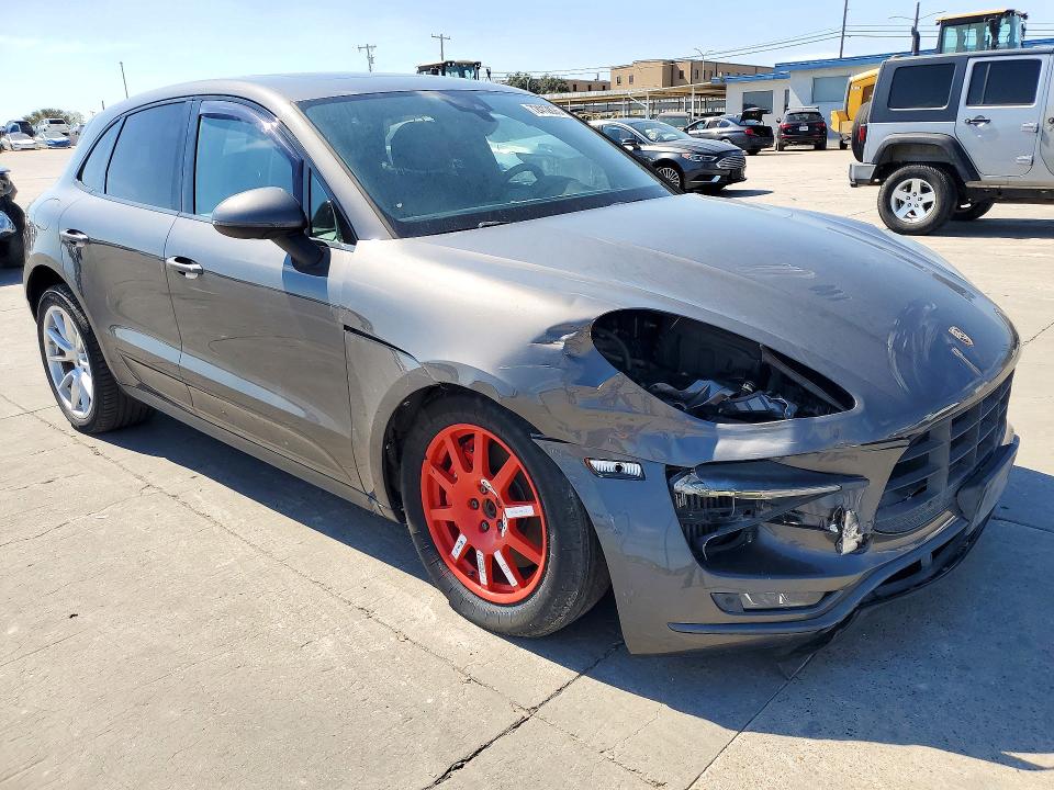 Photo 4 from auction – 2018 PORSCHE MACAN with VIN WP1AF2A51JLB71315