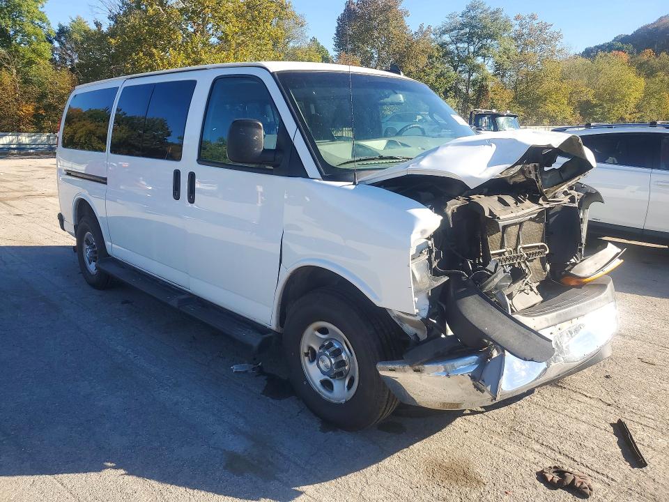 Снимка 4 от търг – 2018 CHEVROLET EXPRESS G3500 с VIN 1GAZGMFG7J1261628