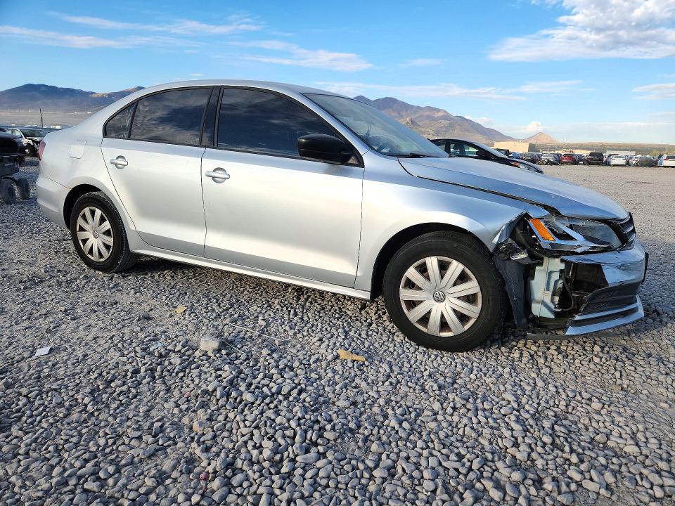 Снимка 4 от търг – 2016 VOLKSWAGEN JETTA с VIN 3VW267AJ4GM270246