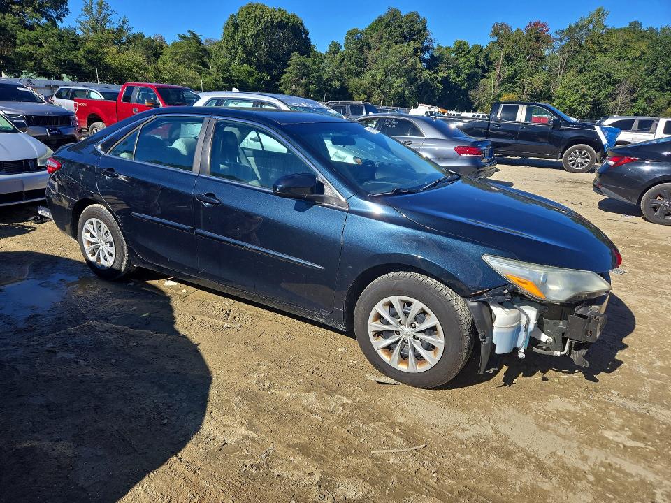 Снимка 4 от търг – 2016 TOYOTA CAMRY с VIN 4T4BF1FK1GR543903