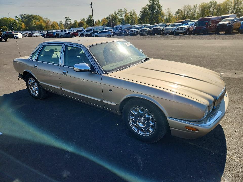 Фото 4 с аукциона – 2003 JAGUAR XJ8 с VIN SAJDA14C03LF58866