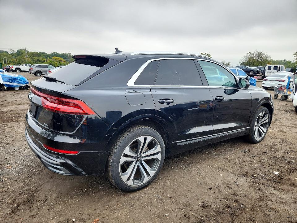 Снимка 3 от търг – 2022 AUDI Q8 с VIN WA1EVBF10ND027177