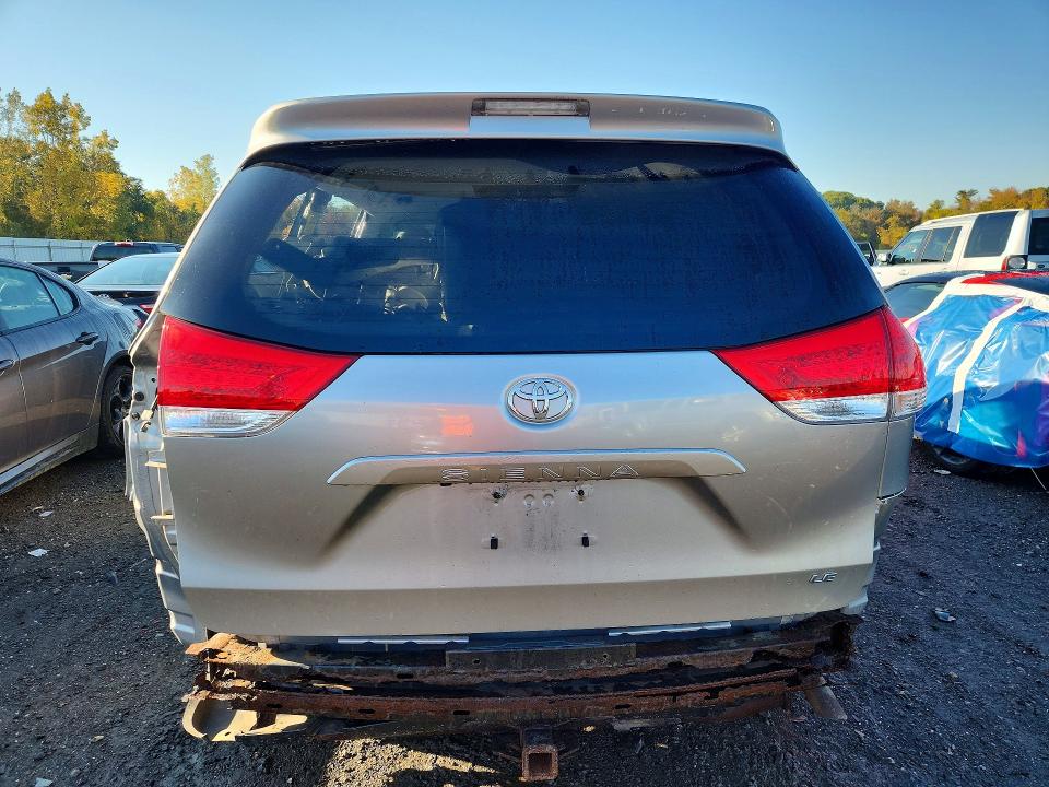 Photo 6 from auction – 2011 TOYOTA SIENNA with VIN 5TDKK3DC0BS084104