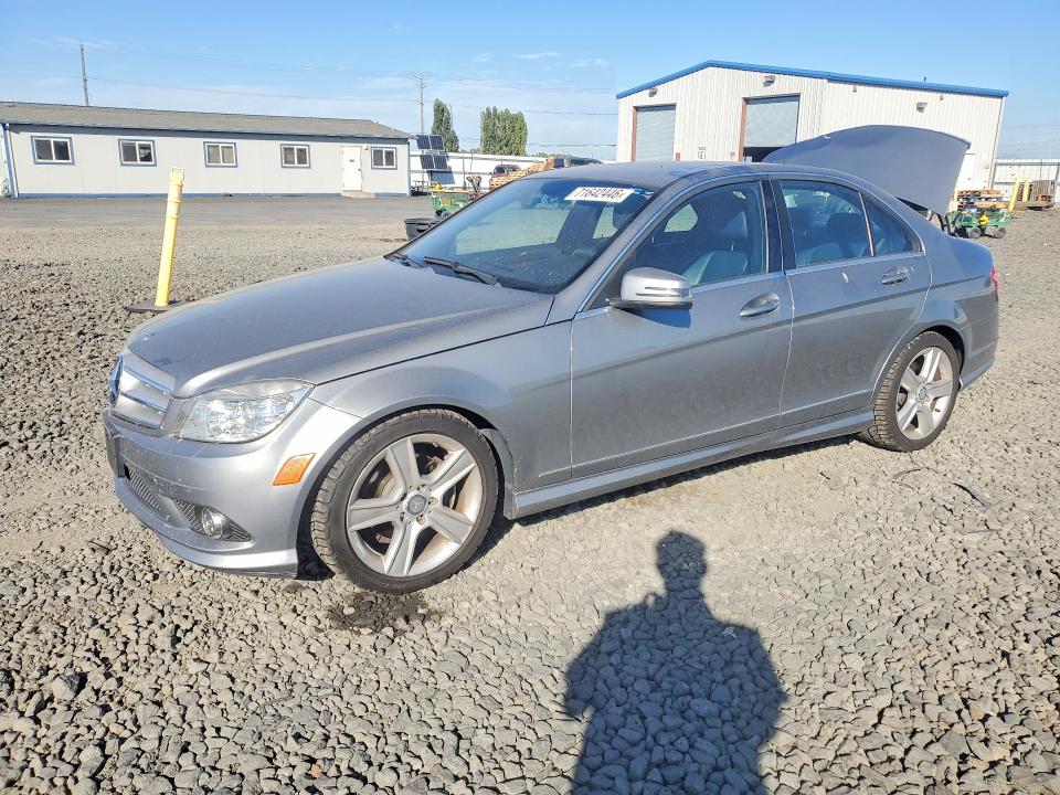 MERCEDES-BENZ C 2010 z numerem VIN WDDGF8BB4AR111101 - Zdjęcie z aukcji