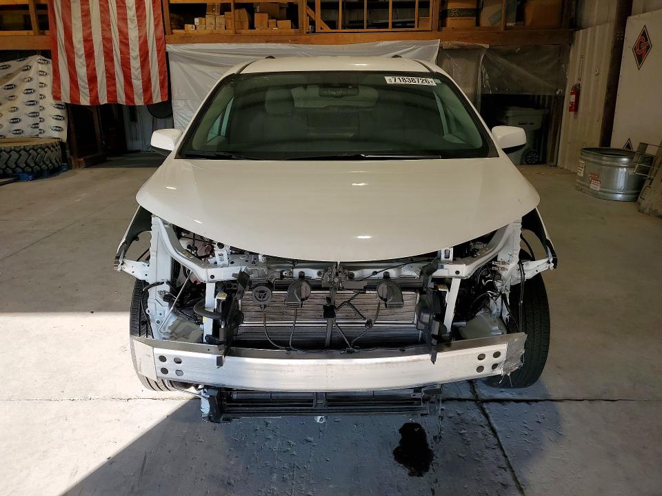 Снимка 5 от търг – 2026 TOYOTA SIENNA с VIN 5TDKRKECXTS312602