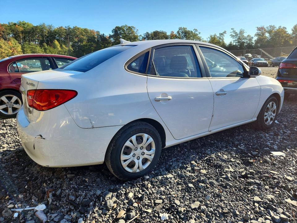 Снимка 3 от търг – 2010 HYUNDAI ELANTRA с VIN KMHDU4AD8AU035177