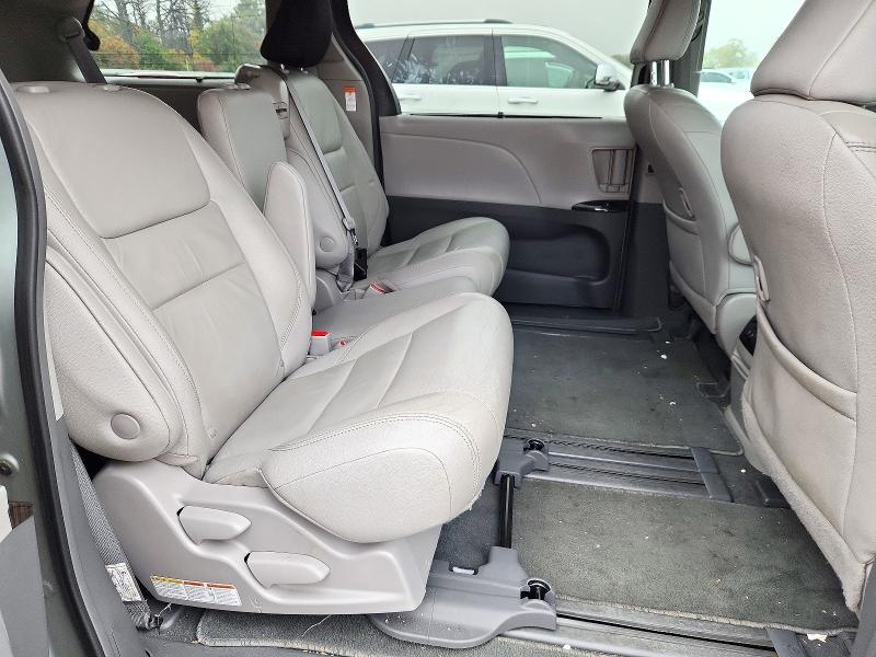 Photo 11 from auction – 2019 TOYOTA SIENNA with VIN 5TDYZ3DC2KS983164