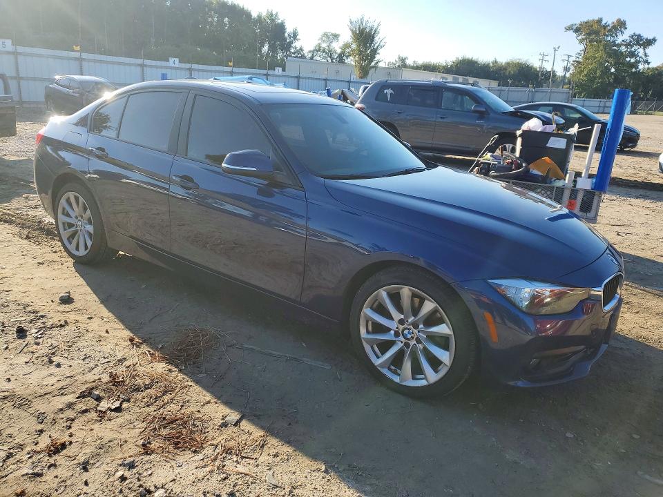 Снимка 4 от търг – 2017 BMW 320 с VIN WBA8E5G55HNU22425