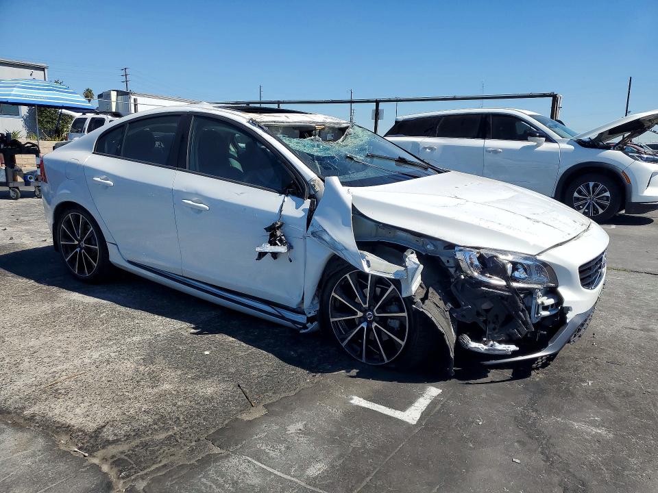 صورة رقم 4 من المزاد - 2017 VOLVO S60 مع VIN YV126MFL9H2439255