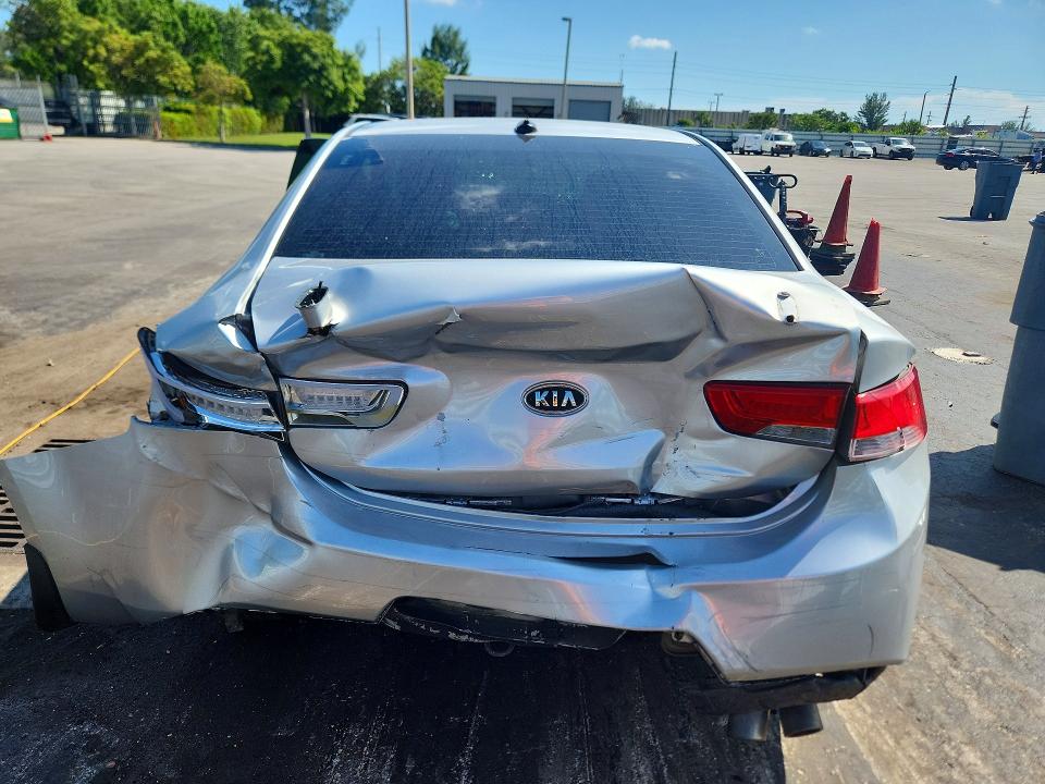 Photo 6 from auction – 2013 KIA FORTE KOUP with VIN KNAFW6A38D5740048
