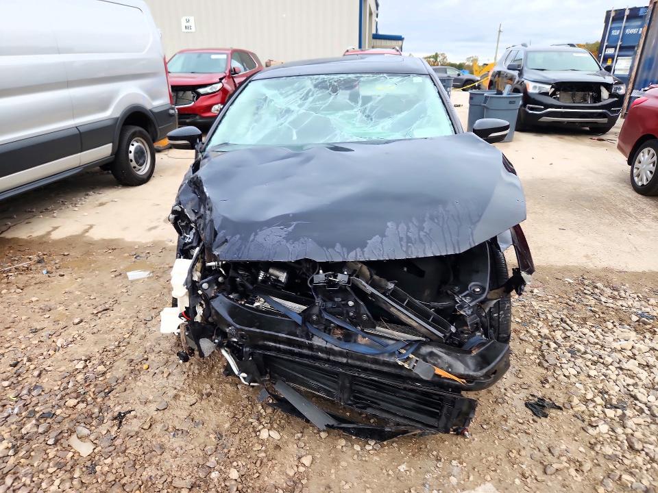 Photo 5 from auction – 2017 VOLKSWAGEN JETTA with VIN 3VWL17AJ7HM318567