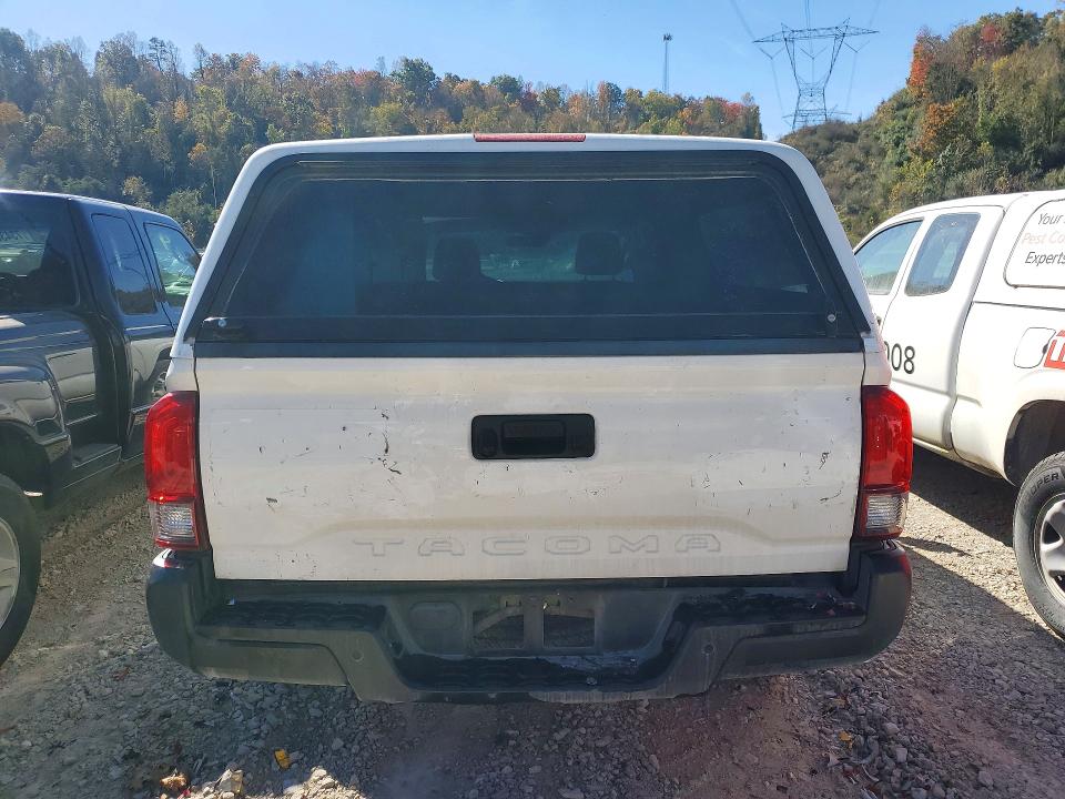 Снимка 6 от търг – 2022 TOYOTA TACOMA с VIN 3TYRX5GN1NT057141