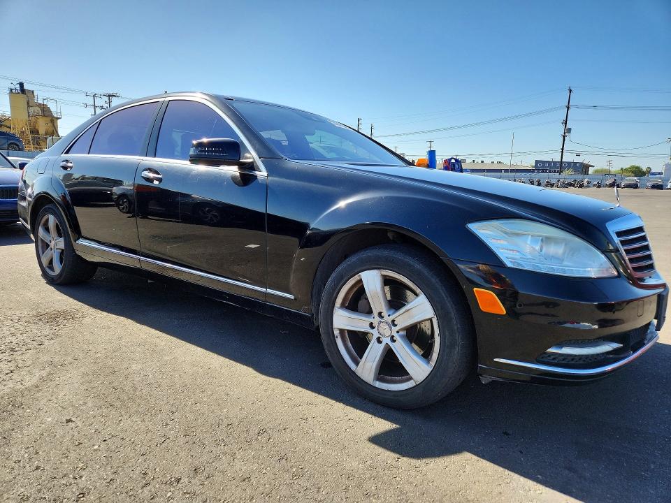 Снимка 4 от търг – 2010 MERCEDES-BENZ S с VIN WDDNG7BB5AA322238