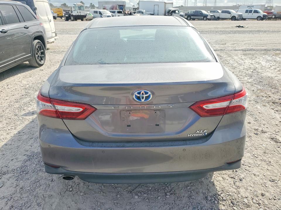 Снимка 6 от търг – 2018 TOYOTA CAMRY HYBRID с VIN 4T1B21HK2JU504845