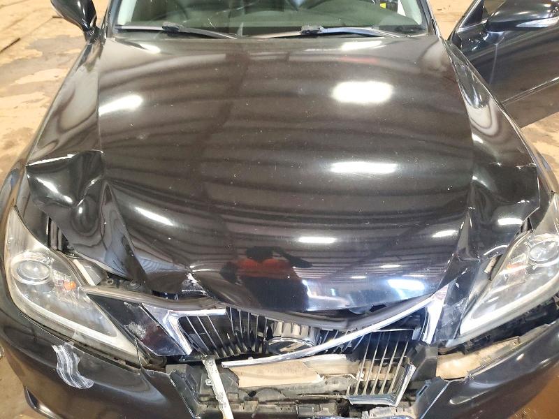 Снимка 11 от търг – 2011 LEXUS IS с VIN JTHCF5C25B5047843