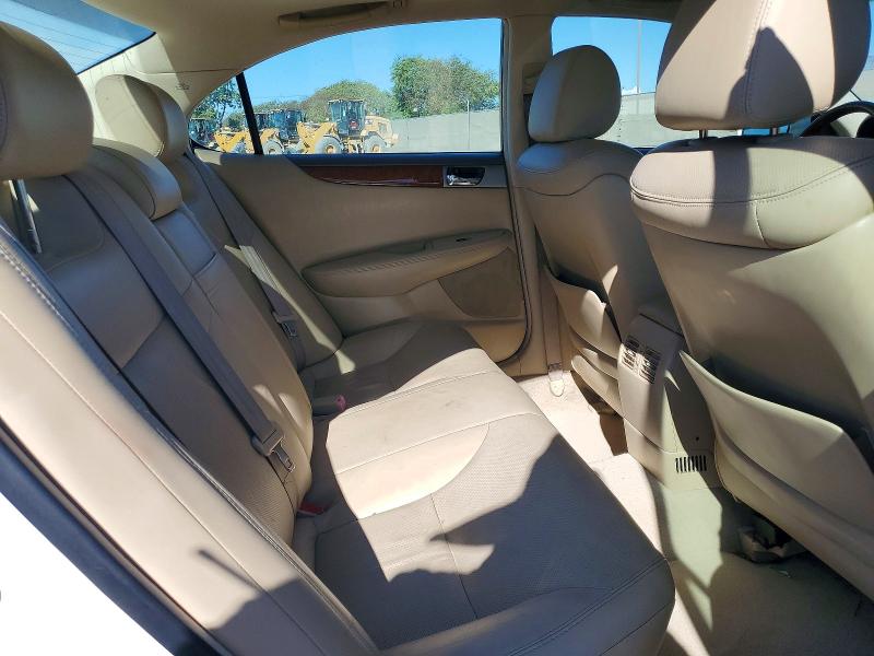 Photo 10 from auction – 2005 LEXUS ES with VIN JTHBA30G355100526