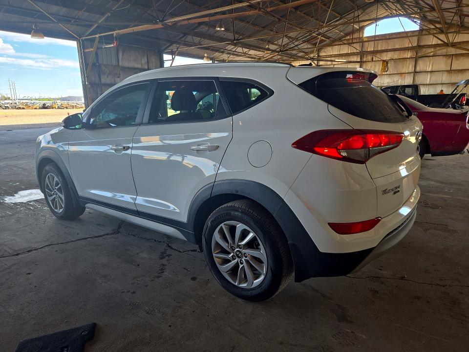 Photo 2 from auction – 2017 HYUNDAI TUCSON with VIN KM8J33A22HU396414