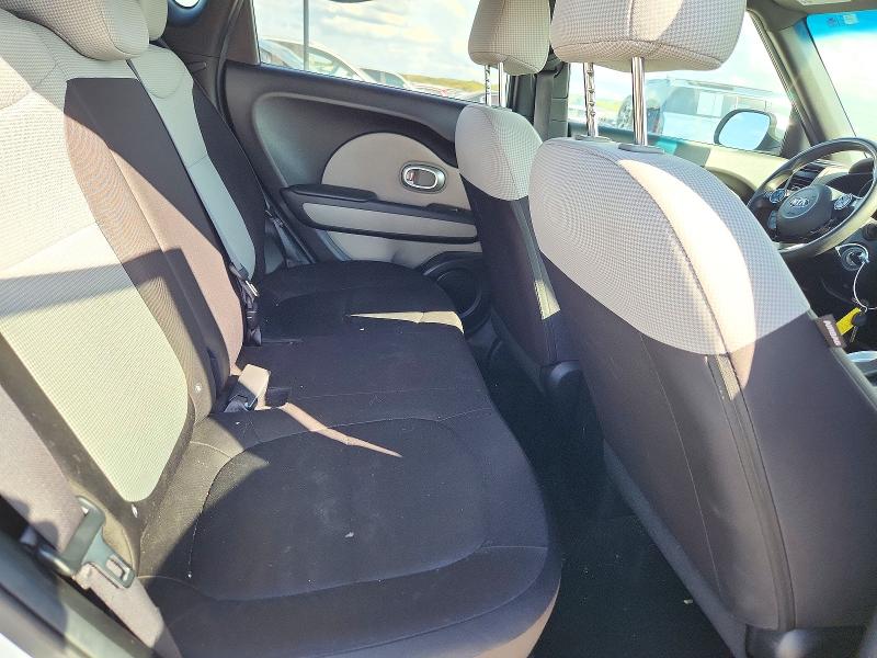 Foto 10 de la subasta – 2017 KIA SOUL con VIN KNDJN2A24H7502272