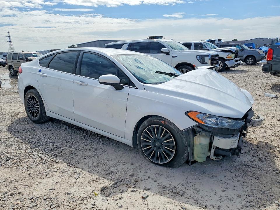 Снимка 4 от търг – 2017 FORD FUSION с VIN 3FA6P0H74HR214708