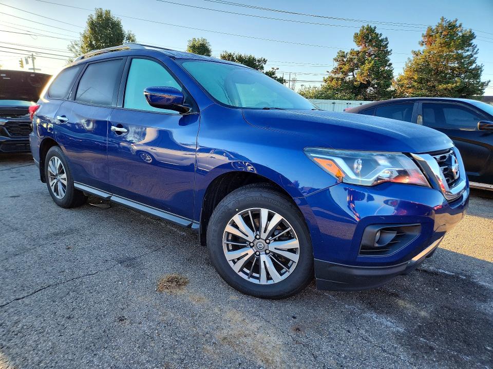 Photo 4 from auction – 2017 NISSAN PATHFINDER with VIN 5N1DR2MMXHC626600