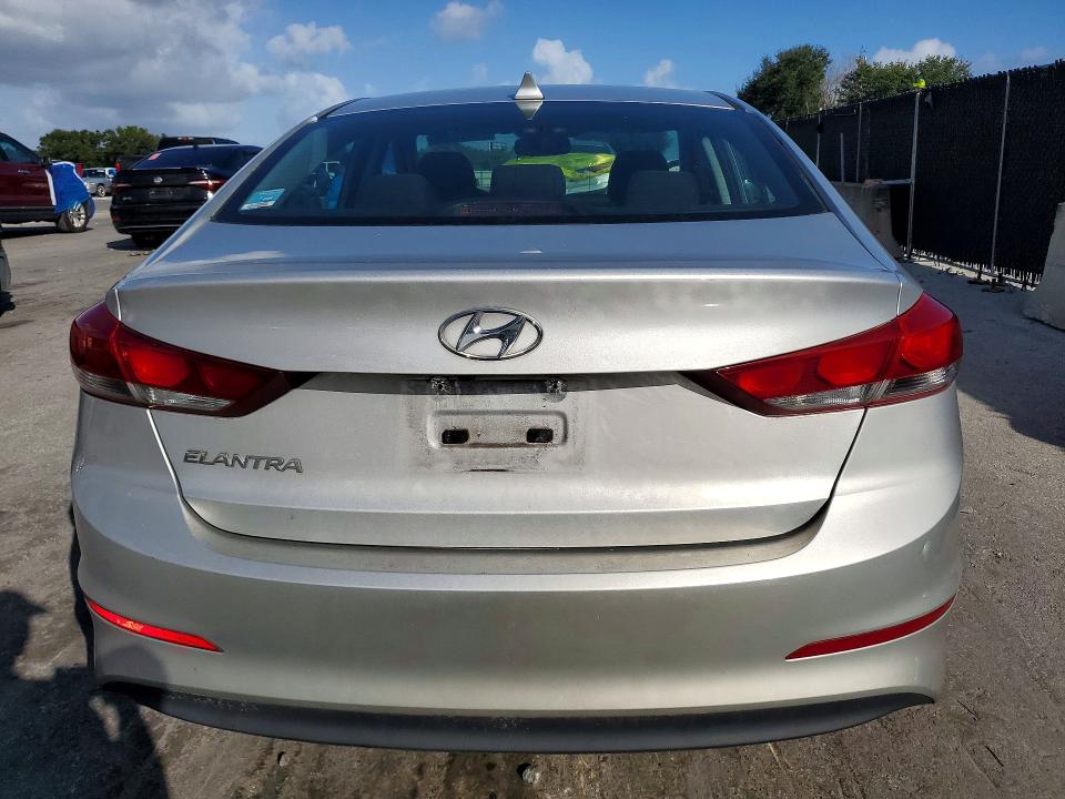 Снимка 6 от търг – 2018 HYUNDAI ELANTRA с VIN 5NPD84LF1JH378558