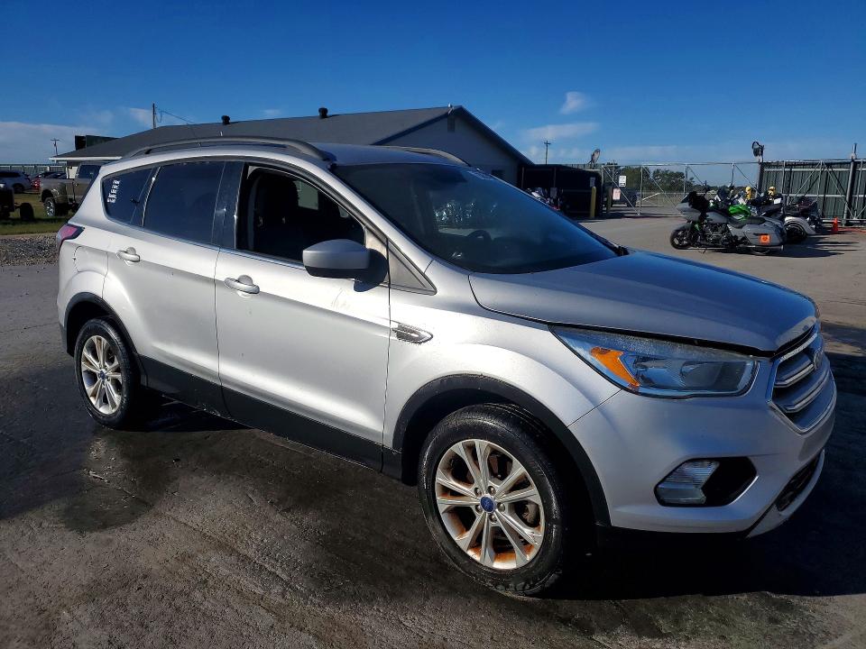 Снимка 4 от търг – 2018 FORD ESCAPE с VIN 1FMCU0GD5JUA43409