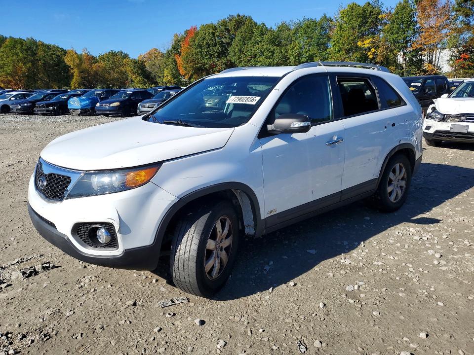 KIA SORENTO 2013 z numerem VIN 5XYKTDA68DG401046 - Zdjęcie z aukcji