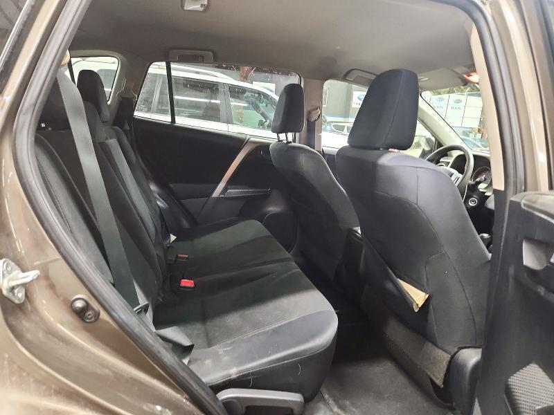 Photo 11 from auction – 2015 TOYOTA RAV4 with VIN JTMBFREV6FD148705