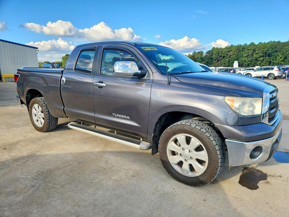 Photo 4 from auction – 2011 TOYOTA TUNDRA with VIN 5TFUM5F16BX019195